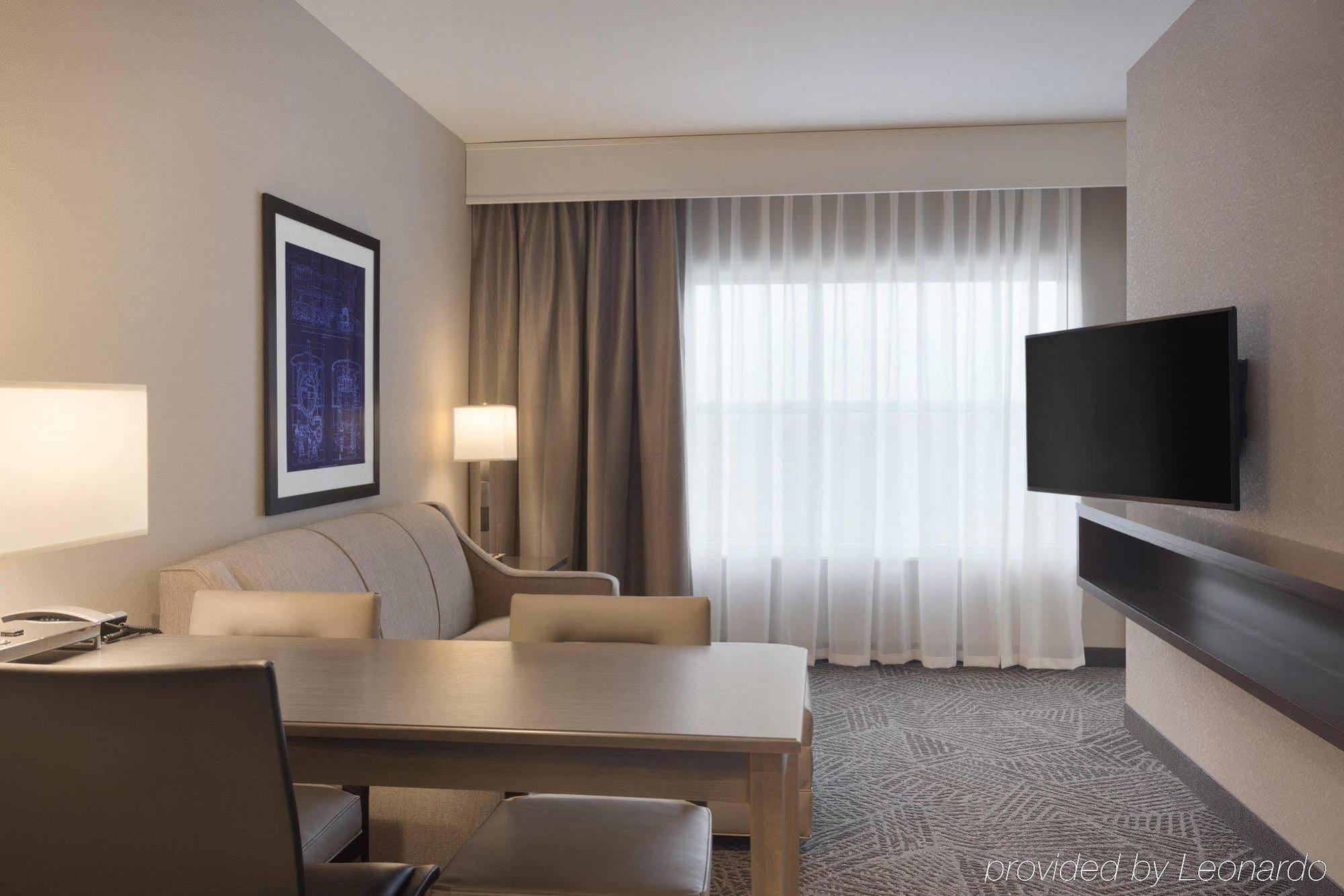Embassy Suites By Hilton Kansas City Olathe Exteriér fotografie